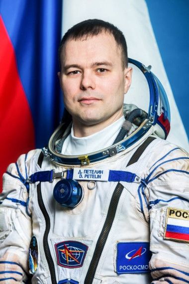 Дмитрий Александрович Петелин — российский космонавт-испытатель отряда космонавтов Госкорпорации «Роскосмос», базирующегося в ФГБУ «НИИ ЦПК имени Ю. А. Гагарина».